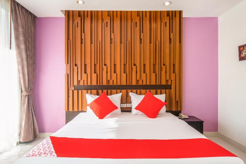 I Dee Hotel Patong Buitenkant foto