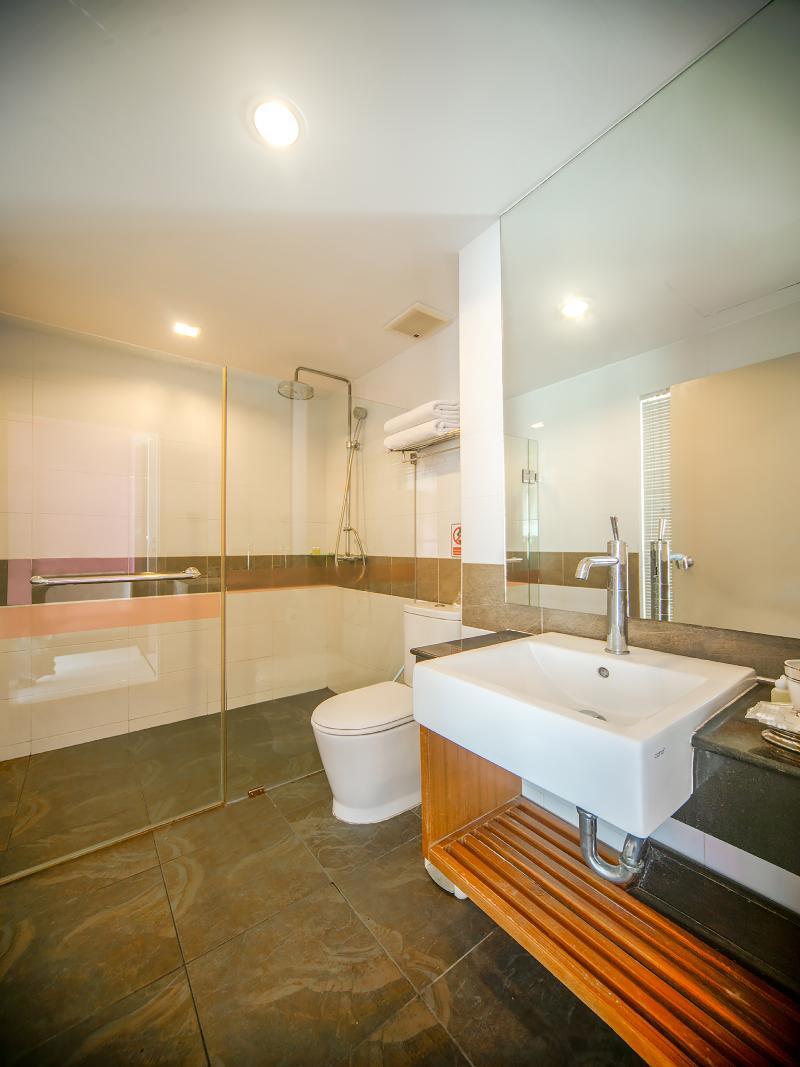 I Dee Hotel Patong Buitenkant foto